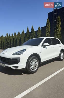 Позашляховик / Кросовер Porsche Cayenne 2015 в 