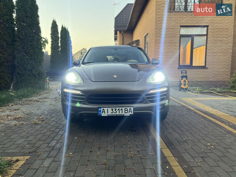 Внедорожник / Кроссовер Porsche Cayenne 2012 в Киеве
