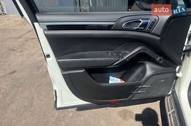 Внедорожник / Кроссовер Porsche Cayenne 2011 в 