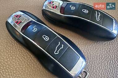 Внедорожник / Кроссовер Porsche Cayenne 2014 в 