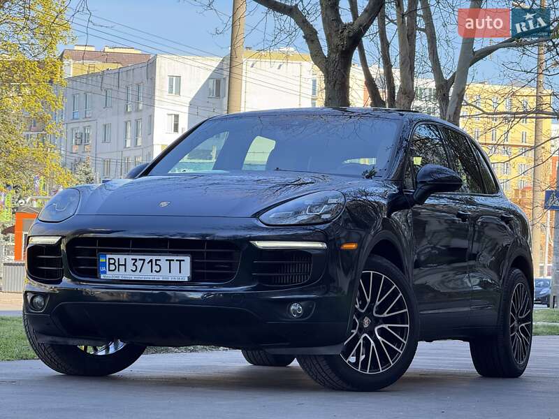 Внедорожник / Кроссовер Porsche Cayenne 2015 в Одессе