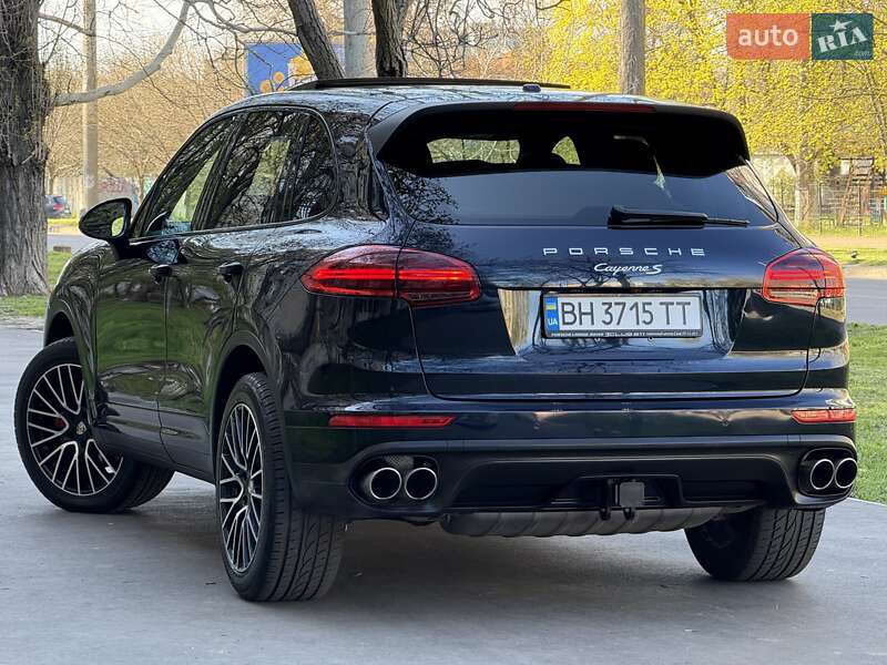 Внедорожник / Кроссовер Porsche Cayenne 2015 в Одессе