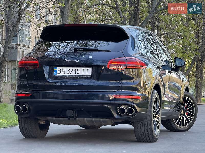 Внедорожник / Кроссовер Porsche Cayenne 2015 в Одессе