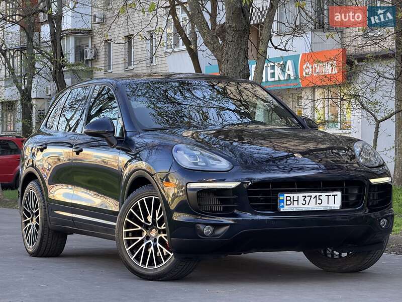 Внедорожник / Кроссовер Porsche Cayenne 2015 в Одессе