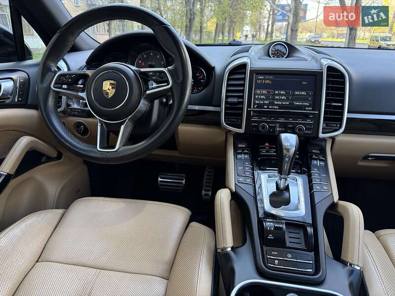 Внедорожник / Кроссовер Porsche Cayenne 2015 в Одессе