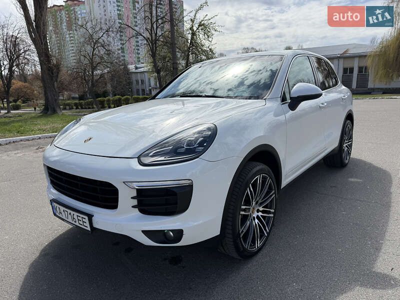 Внедорожник / Кроссовер Porsche Cayenne 2015 в Киеве
