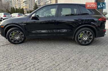 Внедорожник / Кроссовер Porsche Cayenne 2016 в 