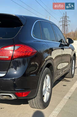 Внедорожник / Кроссовер Porsche Cayenne 2012 в 