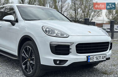 Внедорожник / Кроссовер Porsche Cayenne 2016 в 