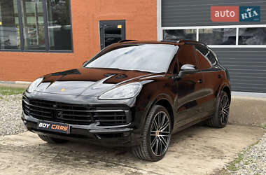 Внедорожник / Кроссовер Porsche Cayenne 2021 в 