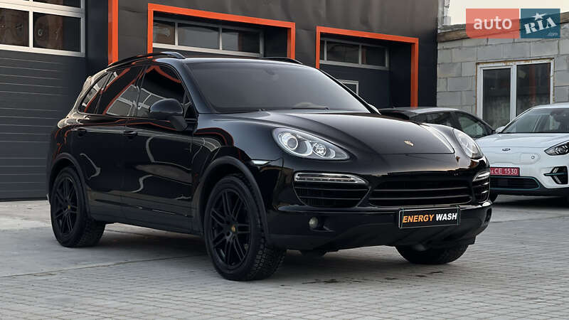 Позашляховик / Кросовер Porsche Cayenne 2012 в 