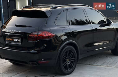 Позашляховик / Кросовер Porsche Cayenne 2012 в 
