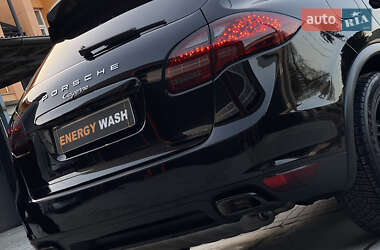 Позашляховик / Кросовер Porsche Cayenne 2012 в 