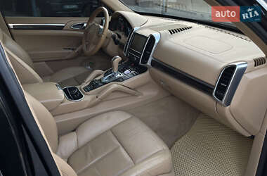 Позашляховик / Кросовер Porsche Cayenne 2012 в 
