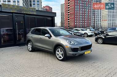 Позашляховик / Кросовер Porsche Cayenne 2015 в 
