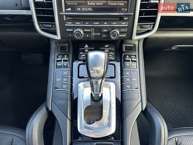 Внедорожник / Кроссовер Porsche Cayenne 2015 в Киеве фото 19 Внедорожник / Кроссовер Porsche Cayenne 2015 в Киеве