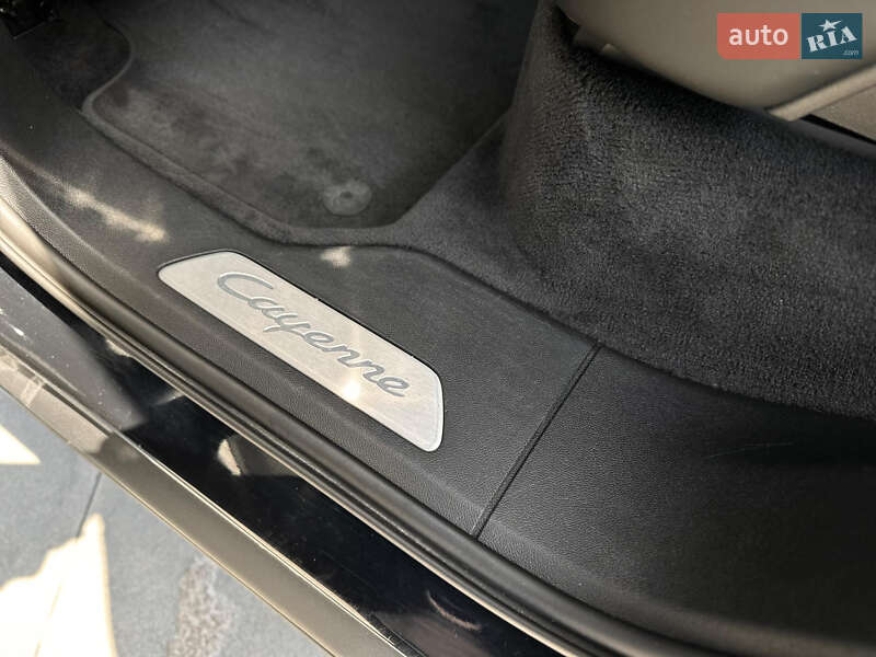 Позашляховик / Кросовер Porsche Cayenne 2019 в Києві