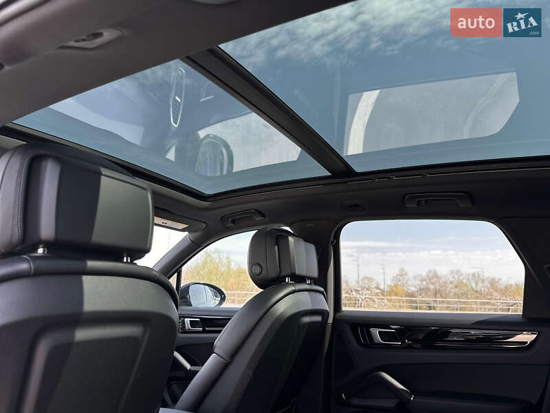 Позашляховик / Кросовер Porsche Cayenne 2019 в Києві