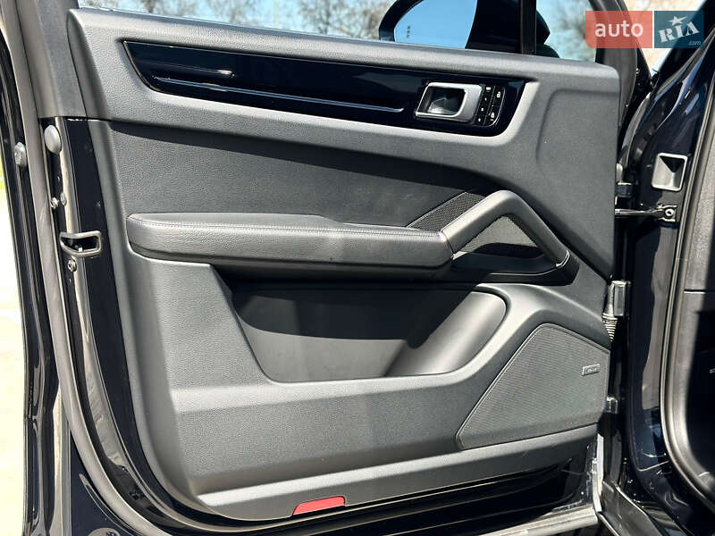 Позашляховик / Кросовер Porsche Cayenne 2019 в Києві