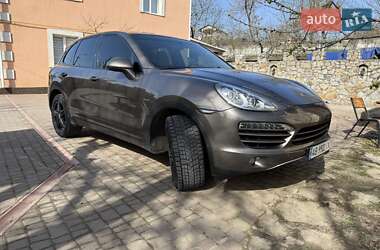 Позашляховик / Кросовер Porsche Cayenne 2012 в 