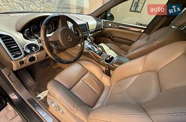 Позашляховик / Кросовер Porsche Cayenne 2012 в 