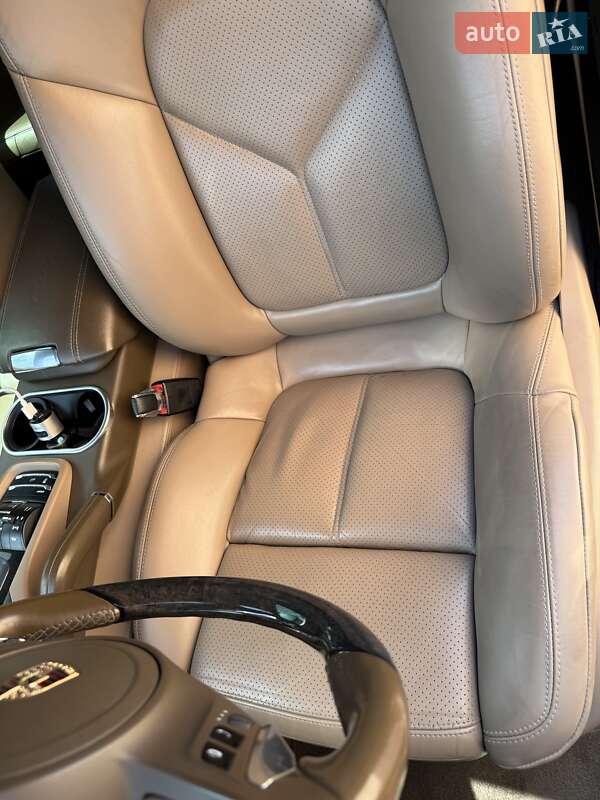 Внедорожник / Кроссовер Porsche Cayenne 2012 в Виннице