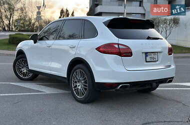 Внедорожник / Кроссовер Porsche Cayenne 2012 в 