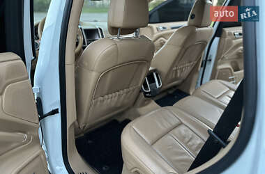 Внедорожник / Кроссовер Porsche Cayenne 2012 в 