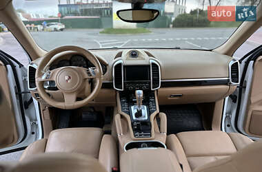 Внедорожник / Кроссовер Porsche Cayenne 2012 в 