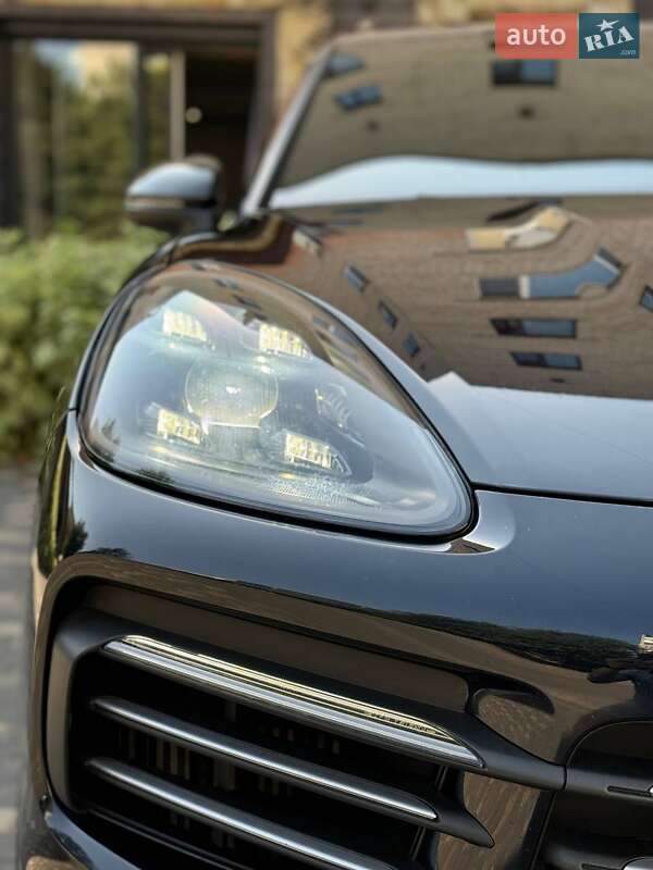 Внедорожник / Кроссовер Porsche Cayenne 2018 в Киеве
