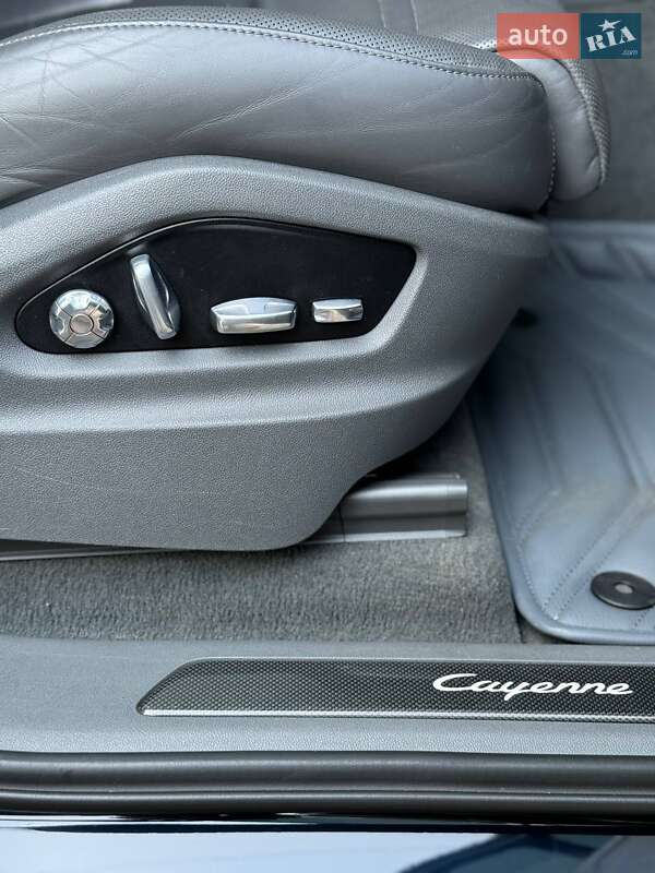 Внедорожник / Кроссовер Porsche Cayenne 2018 в Киеве