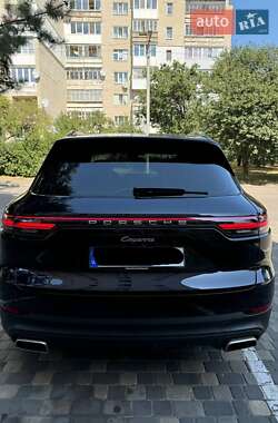 Внедорожник / Кроссовер Porsche Cayenne 2018 в 