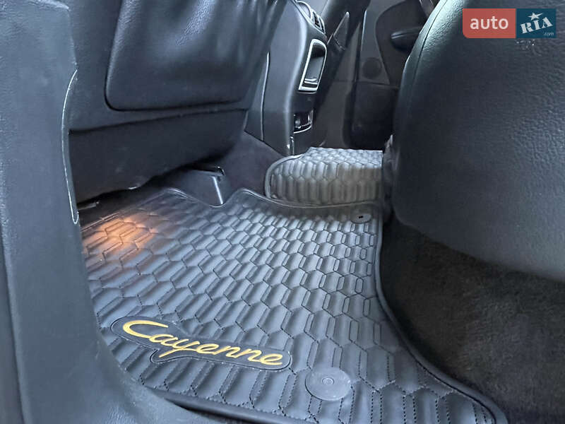 Внедорожник / Кроссовер Porsche Cayenne 2009 в Львове