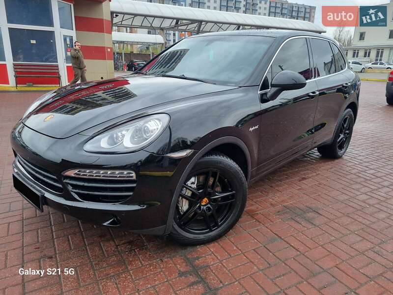 Внедорожник / Кроссовер Porsche Cayenne 2013 в Ровно