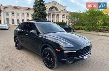 Внедорожник / Кроссовер Porsche Cayenne 2016 в 