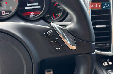 Позашляховик / Кросовер Porsche Cayenne 2012 в 