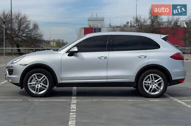 Позашляховик / Кросовер Porsche Cayenne 2012 в 