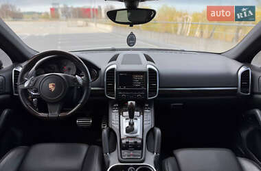 Позашляховик / Кросовер Porsche Cayenne 2012 в 