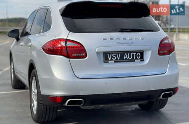 Позашляховик / Кросовер Porsche Cayenne 2012 в 