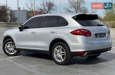 Позашляховик / Кросовер Porsche Cayenne 2012 в 