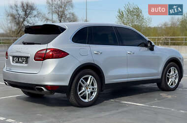 Позашляховик / Кросовер Porsche Cayenne 2012 в 