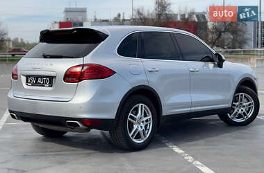 Позашляховик / Кросовер Porsche Cayenne 2012 в 
