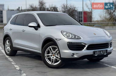 Позашляховик / Кросовер Porsche Cayenne 2012 в 