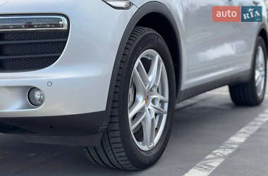 Позашляховик / Кросовер Porsche Cayenne 2012 в 
