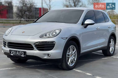 Позашляховик / Кросовер Porsche Cayenne 2012 в 