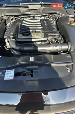 Внедорожник / Кроссовер Porsche Cayenne 2010 в 