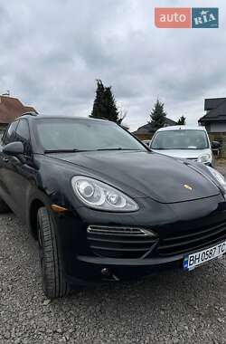 Внедорожник / Кроссовер Porsche Cayenne 2011 в 