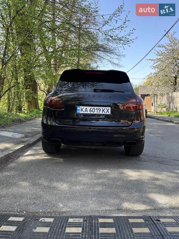 Внедорожник / Кроссовер Porsche Cayenne 2012 в Киеве