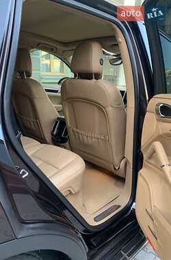 Внедорожник / Кроссовер Porsche Cayenne 2014 в 