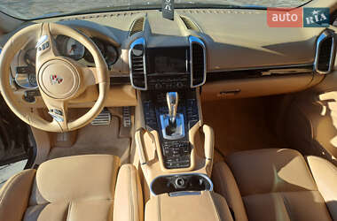 Позашляховик / Кросовер Porsche Cayenne 2011 в 